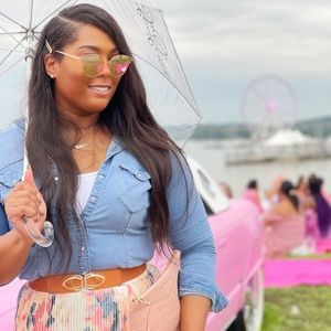 Meet your Posher, Candice